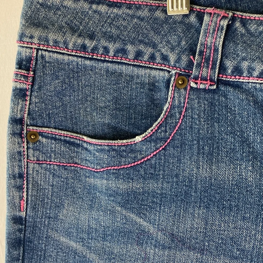 Bisou Bisou Women's Denim Jeans with Pink Stitching - Picture 4 of 9